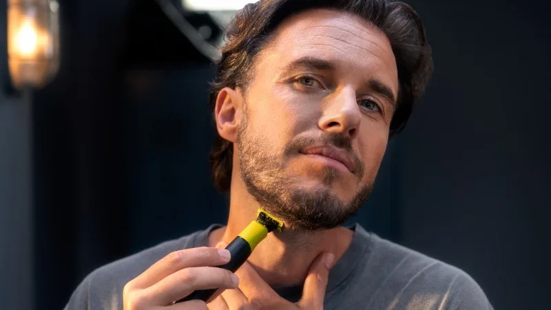 Dej si holení na easy! Oholit vousy je díky Philips OneBlade 360 s připojením snadnější než porazit bosse na první úrovni