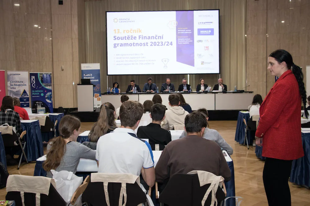 Víte, podle čeho si plánovat rodinné finance a jak se rozhodovat? Otestujte své znalosti v kvízu o finanční gramotnosti.