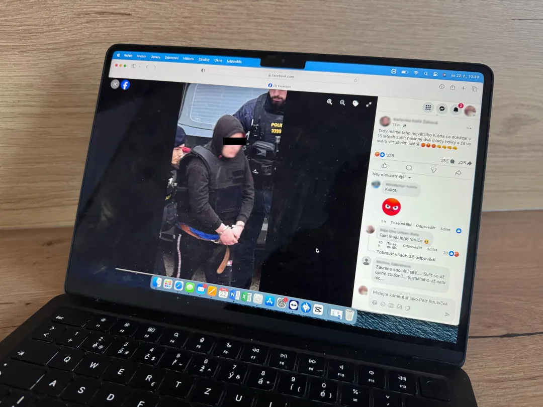 Lidé na sociálních sítích linčují hradeckého vraha. Za nenávistné komentáře mohou padat tresty