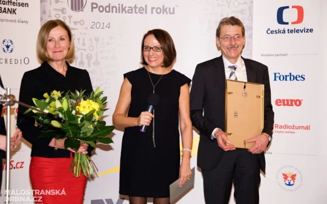 Magdalena Souček z EY, primátorka Krnáčová a Jiří Hlavatý, Podnikatel roku 2013