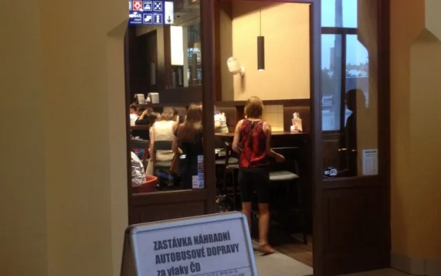 Fantova kavárna hlásí znovu otevřeno, podává se tu indická káva