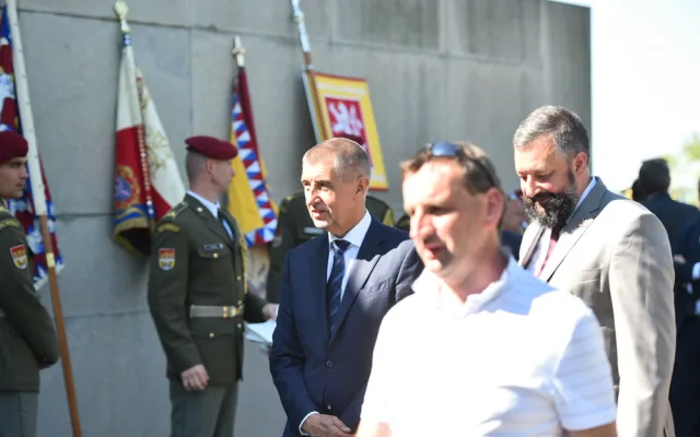 Politici a další lidé oslavili na Vítkově výročí konce války.