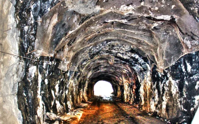 Tunel.