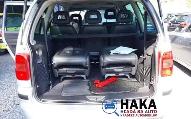 Ukradený Seat Alhambra.