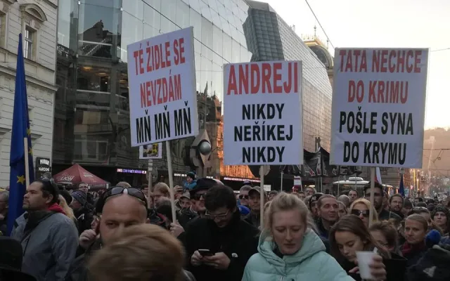 Tisíce lidí v Praze na Staromáku žádaly odchod premiéra.