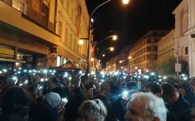 Tisíce lidí v Praze na Staromáku žádaly odchod premiéra.