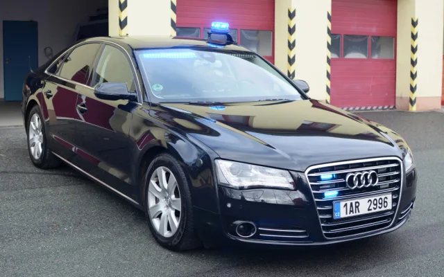Dopravní policie nasadila do boje s piráty silnic speciálně vybavenou Audi A8.
