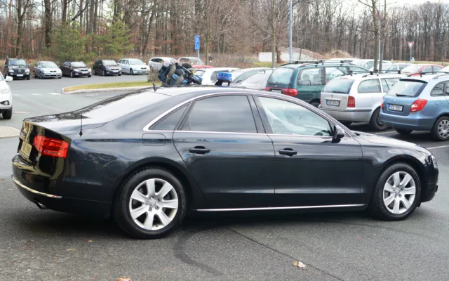 Dopravní policie nasadila do boje s piráty silnic speciálně vybavenou Audi A8.