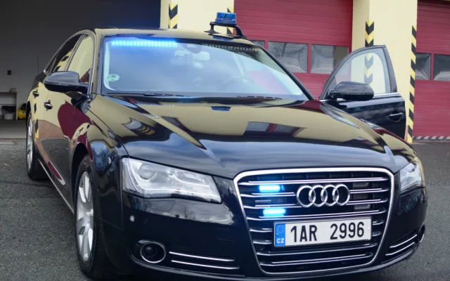 Dopravní policie nasadila do boje s piráty silnic speciálně vybavenou Audi A8.