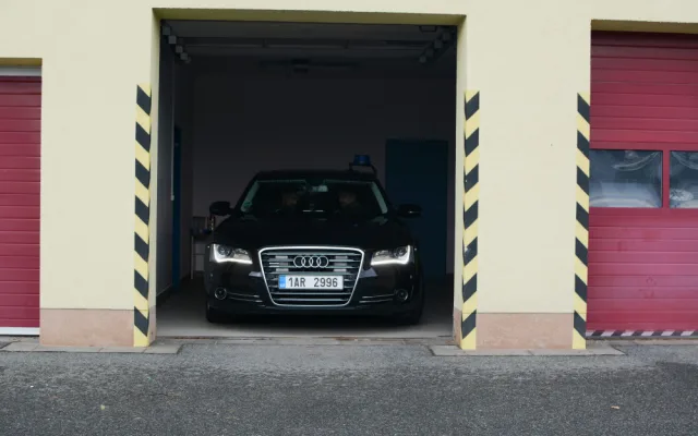 Dopravní policie nasadila do boje s piráty silnic speciálně vybavenou Audi A8.