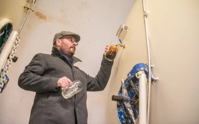 Vařit pivo může jen opravdový srdcař, říká obchodní sládek Budějovického Budvaru Aleš Dvořák.
