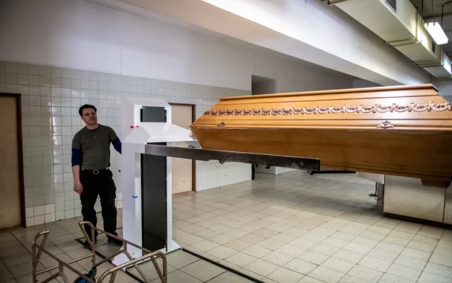 Den s paličem v krematoriu: Jednou tady bude viset cedulka i s vaším jménem.