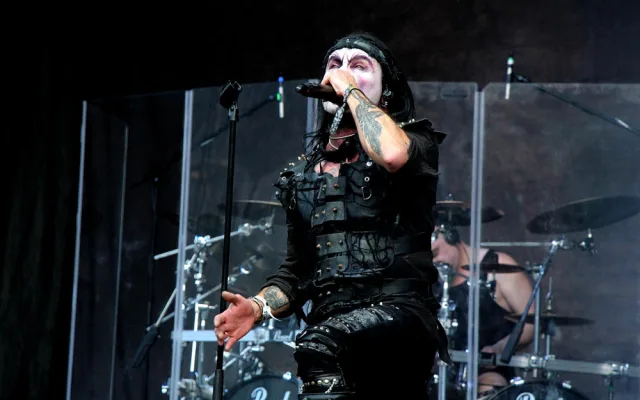 Cradle Of Filth na Metalfestu pomrkávali spíše po skalních fanoušcích. Byli ve skvělé formě.
