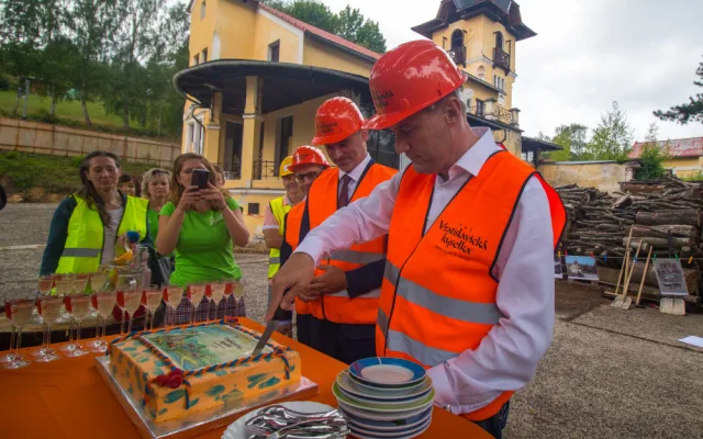 Ve Vratislavické kyselce začíná rekonstrukce. Minerálka se bude stáčet nejdřív za tři roky.