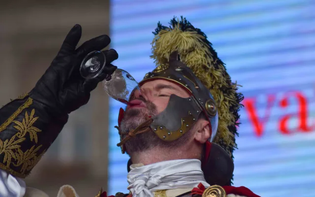 Svatý Martin přivezl do Brna na bílém koni první letošní víno