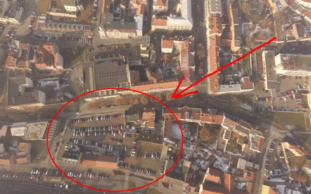 Prostějov chce prodat pozemky po bývalé sodovkárně v centru. Podezřelá transakce před volbami, zuří opozice