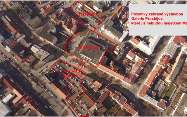 Prostějov chce prodat pozemky po bývalé sodovkárně v centru. Podezřelá transakce před volbami, zuří opozice
