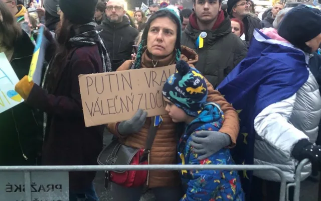 VIDEO: Ukrajinský prezident Volodymyr Zelenskyj hovořil k tisícům lidí na Václavském náměstí