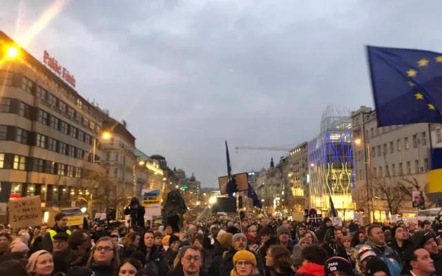 VIDEO: Ukrajinský prezident Volodymyr Zelenskyj hovořil k tisícům lidí na Václavském náměstí