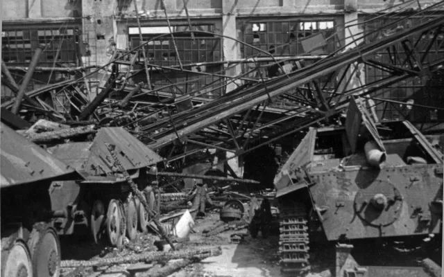 Americké bomby přesně před 77 lety srovnaly se zemí plzeňskou Škodu, stále vyráběla zbraně pro Němce