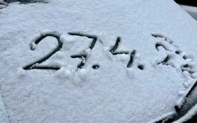 Kvildu zasypal na sníh. Místní netrpělivě čekají na teplejší počasí, vzkázal starosta