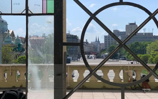 Podívejte se do útrob Průmyslového paláce, kde probíhá unikátní rekonstrukce.