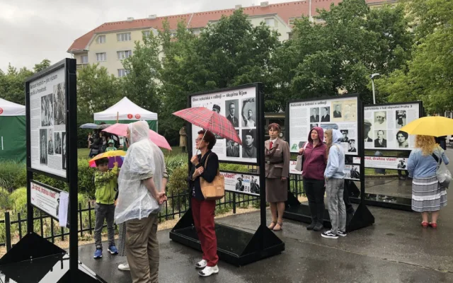 Slovenská prezidentka Čaputová uctila v Praze 3 památku hrdinů operace Anthropoid.