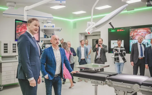 Budějcká nemocnice představila nové prostory za více než miliardu. Vzniklo tam 12 operačních sálů
