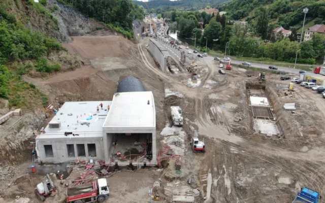 Brno pozoruje, jak roste městský okruh. Silničáři se pochlubili unikátními snímky