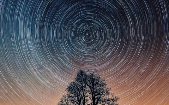Jednou bych chtěl zachytit polární záři nad Šumavou, říká autor úchvatných fotografií Vladislav Hosnedl
