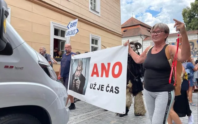 VIDEO, FOTO: Setkání Andreje Babiše s občany předčasně ukončilo nahlášení atentátu