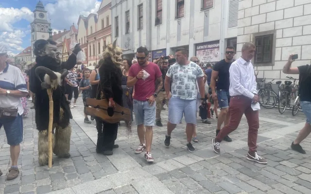 VIDEO, FOTO: Setkání Andreje Babiše s občany předčasně ukončilo nahlášení atentátu