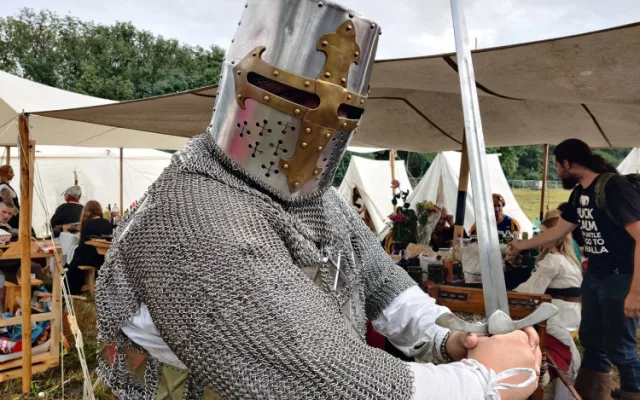Totálním fiaskem skončila původně avizovaná pompézní akce, Templářský víkend naštval diváky i trhovce