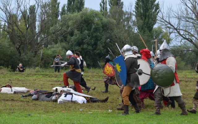 Totálním fiaskem skončila původně avizovaná pompézní akce, Templářský víkend naštval diváky i trhovce