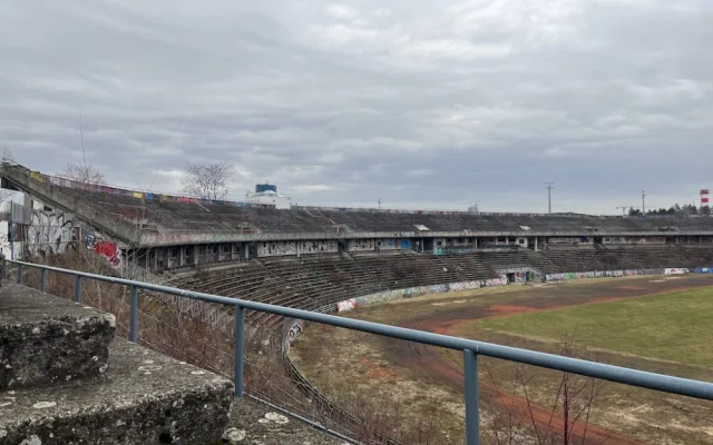 V Brně zakázali radním vstup na stadion. Lužánky developerům nedáme, burcuje fotbalista Švancara