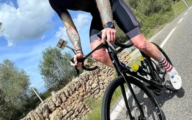 Sport je pro Jana Kempu smyslem života. 440 kilometrů na kole završí Beskydskou sedmičkou
