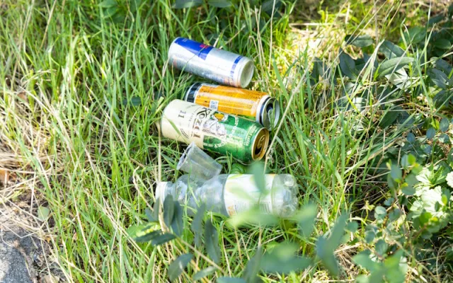 Zálohování pod palbou: Odpadáři bojují o zisky, veřejnost i starostové podporují změnu
