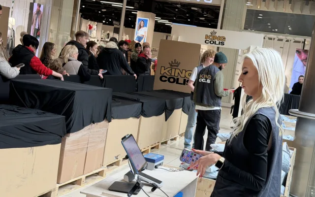 Lidé rozbalují poklady i naprosté bizáry. Adrenalinový hon na balíčky odstartoval