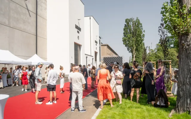 Začátek slavnostního otevírání nových ateliérů Barrandov Studia a.s.