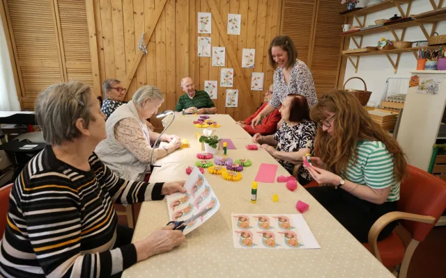 Praha 2 pomáhá seniorům žít důstojně: Péče, podpora i lidská blízkost
