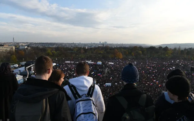 Demonstrace na Letné