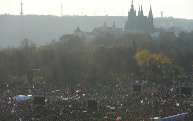 Demonstrace na Letné