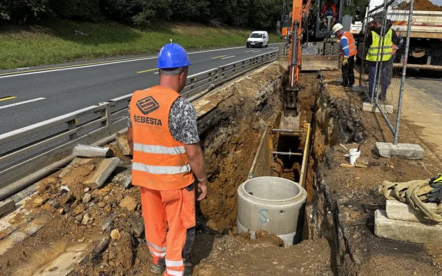 Omezení na průtahu potrvá do listopadu. Od září se pojede jen dvěma pruhy