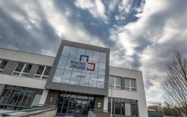 Gábina, která obtěžovala lidi v Jihlavě, už je ve vazbě. Nemocnice to vítá