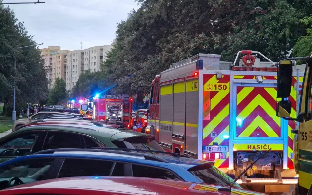 Plameny šlehající z oken a zakouřené chodby. Brno se probudilo do ohnivého rána