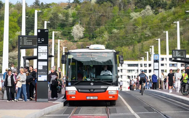 Přelom léta přinese změny v pražské MHD. Přibydou zastávky i nové spoje