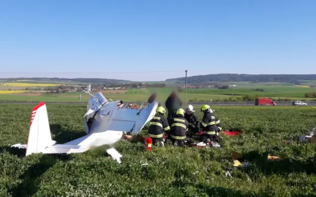 Pilot nepřežil nehodu ultralightu. K tragédii došlo na tradičním setkání ve Všeni