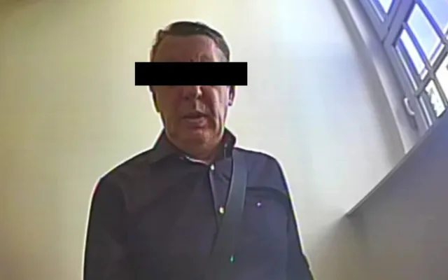 Muž, který měl co říct k zapomenutým penězům v bankomatu, se přihlásil policii