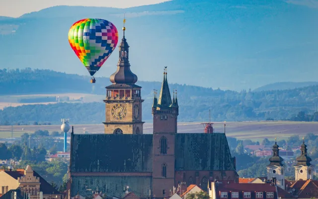 Balóny, koncerty, rytíři i mejdany. Hradec chystá devět dní slavností