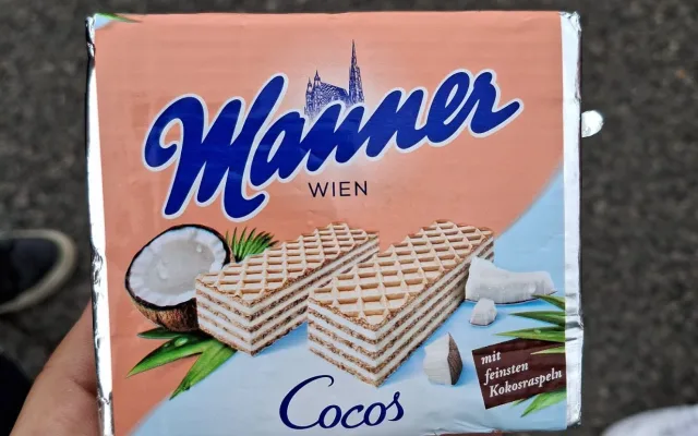 Ukradl filtraci za tisíce, chytli ho kvůli sušenkám za dvacku. Zloděje doběhla mlsná